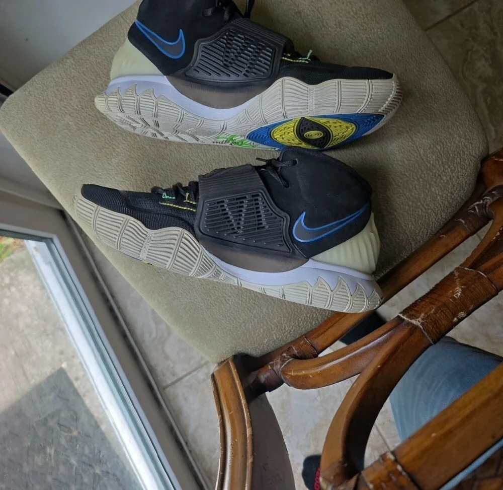 Nike Black and Neon Green Kyrie Youth Basketball Shoes Item#1074
